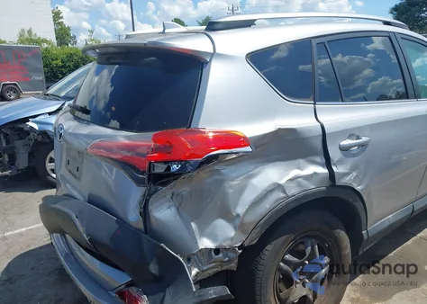 2017 Toyota Rav4 Le z USA, uszkodzony, nr VIN 2T3ZFREV8HW317952
